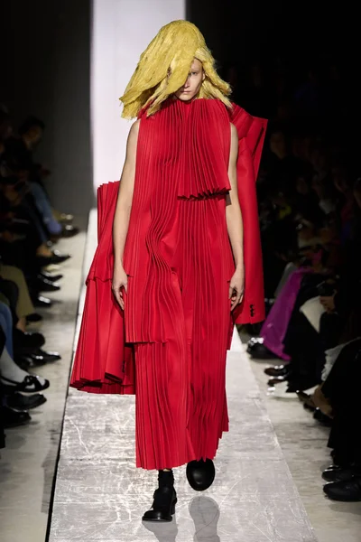 Look 18